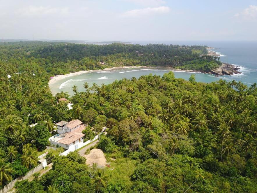 Serene Villa Диквела Екстериор снимка